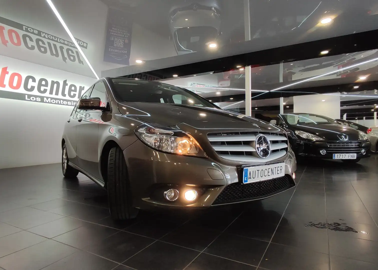 Mercedes-Benz B 200 BlueEFFICIENCY Brun - 2