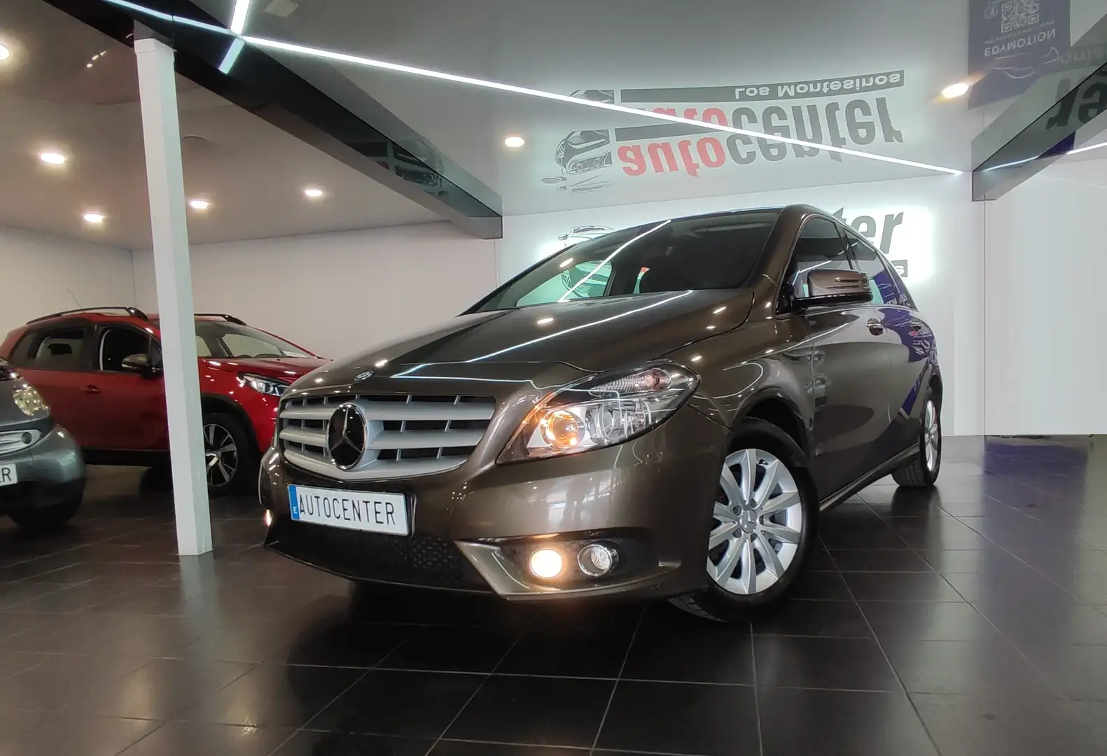 Mercedes-Benz B 200 BlueEFFICIENCY Brun - 1