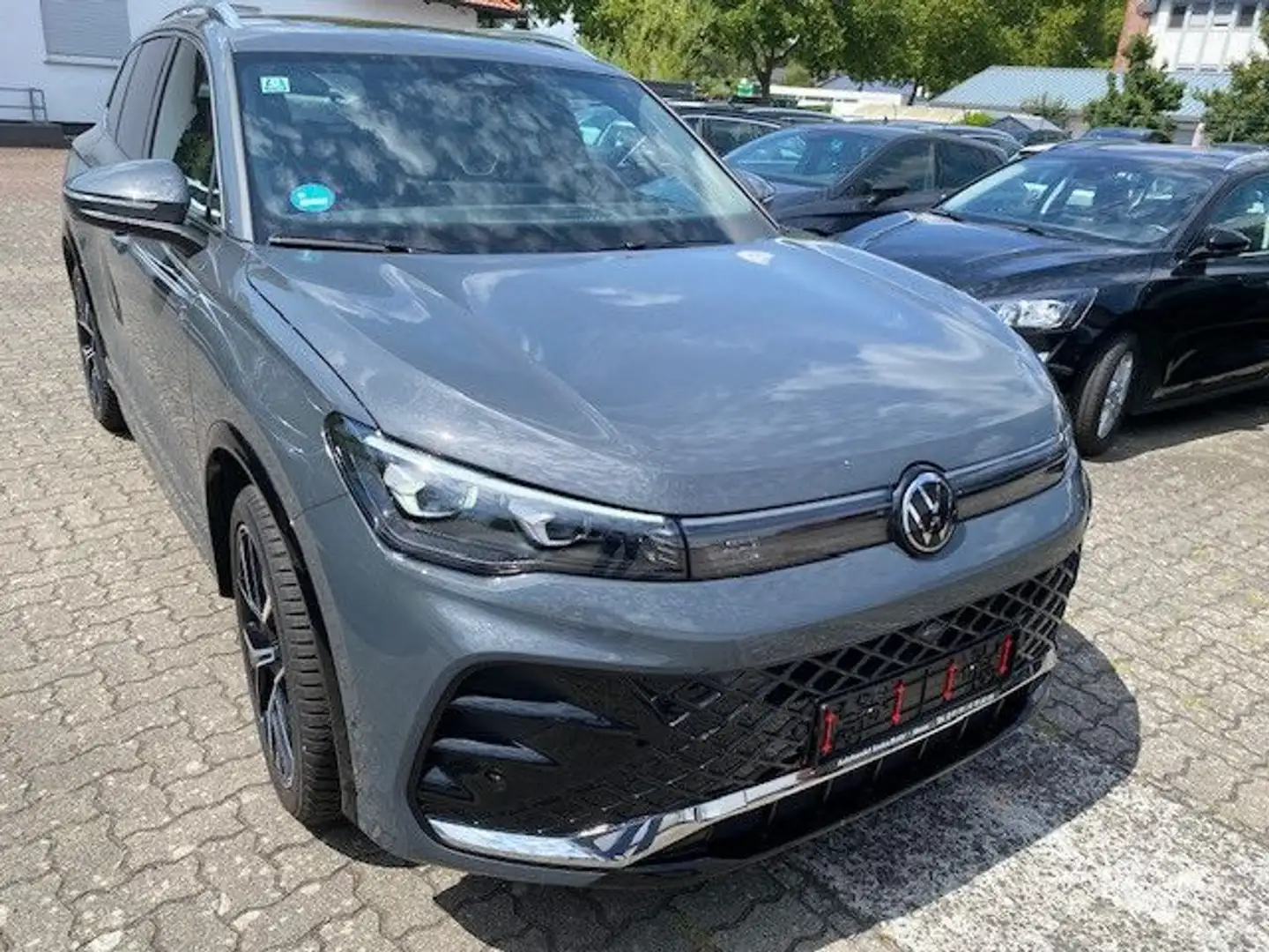 Volkswagen Tiguan 1.5 eTSI R-Line NEU 20 Zoll PANO HUD MATR Gris - 2