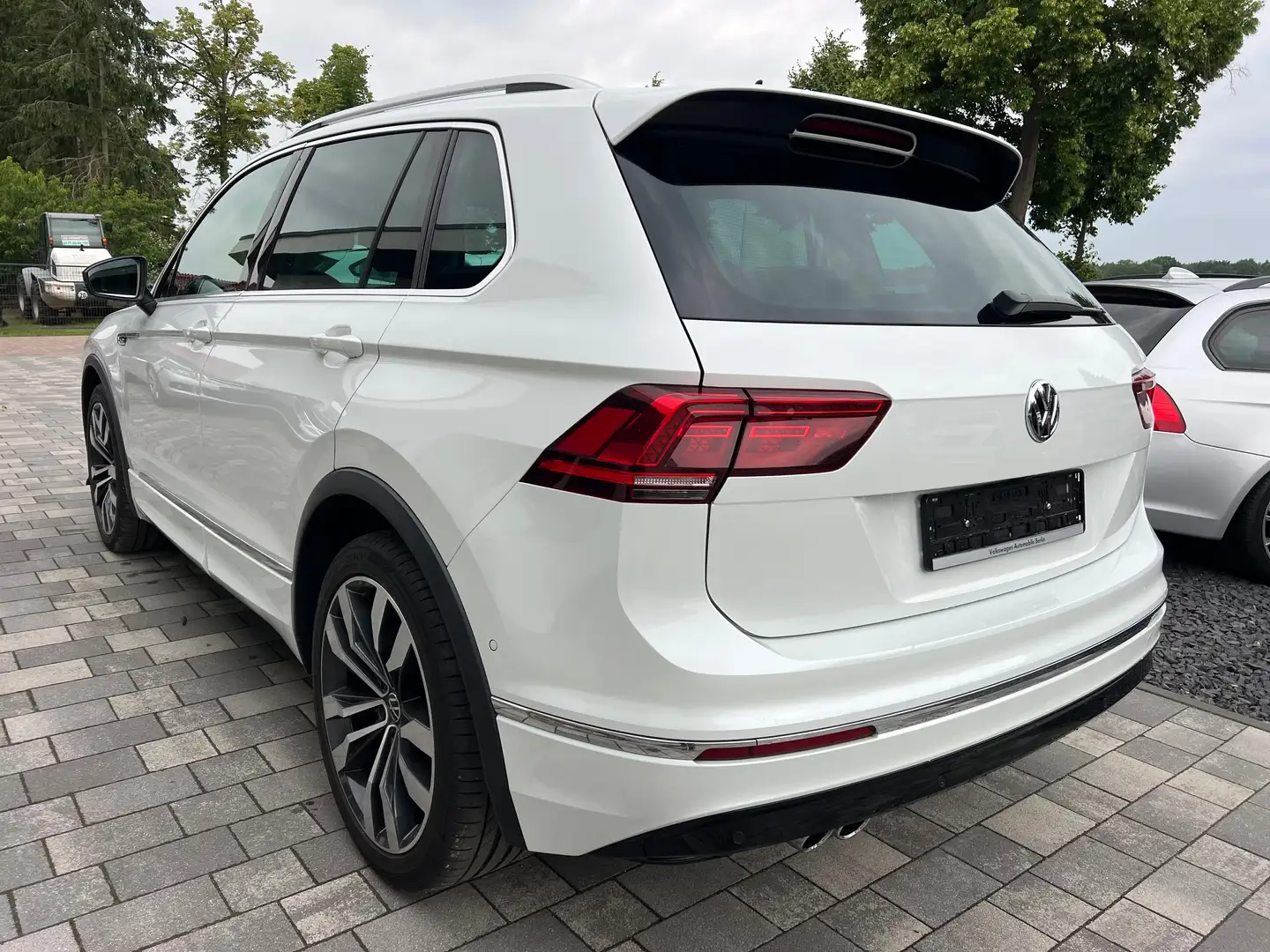 Volkswagen Tiguan Highline BMT/Start-Stopp 2.0 Tdi DSG R Line Sound Wit - 2