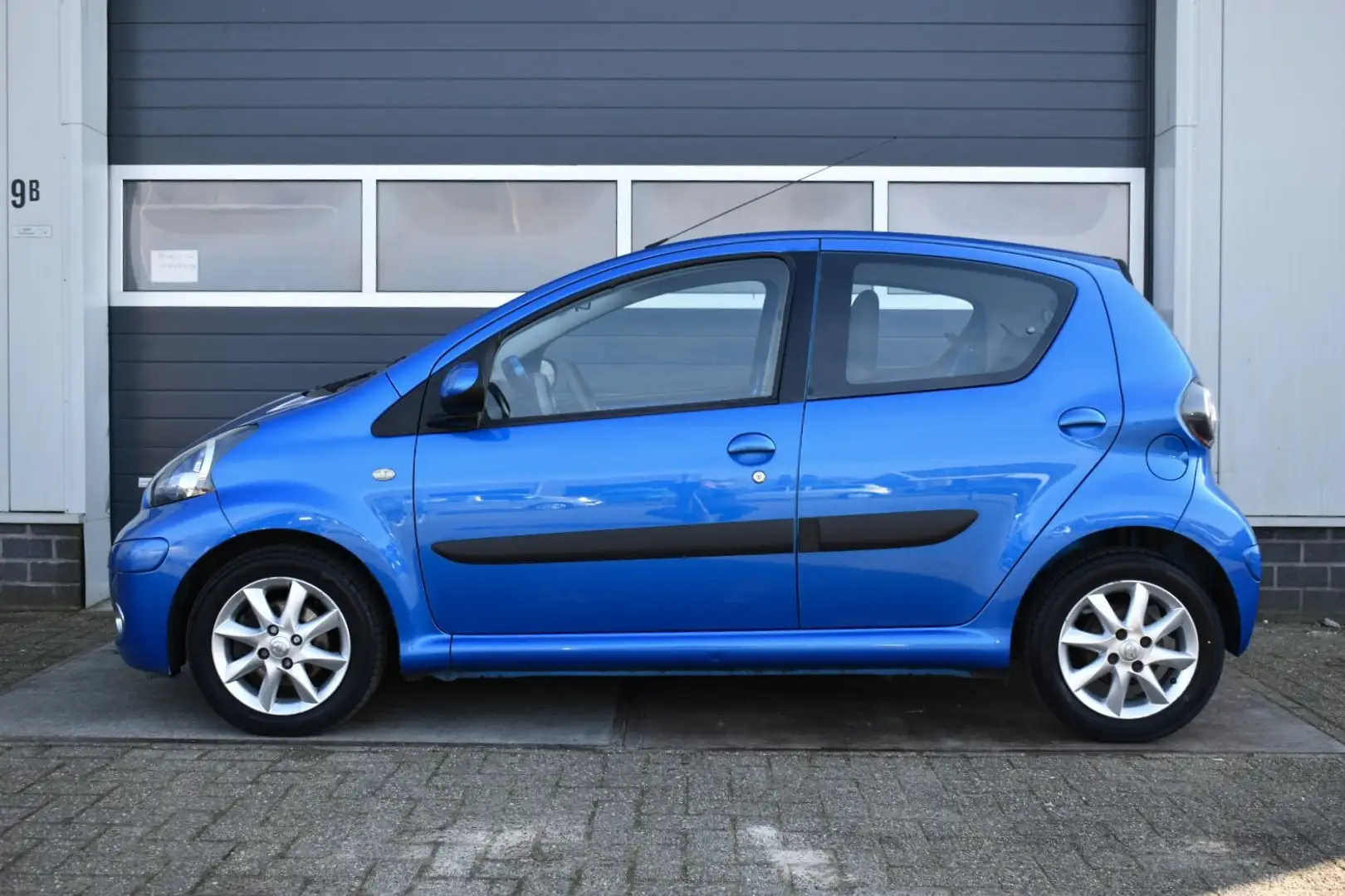 Toyota Aygo 1.0-12V Comfort Blau - 2