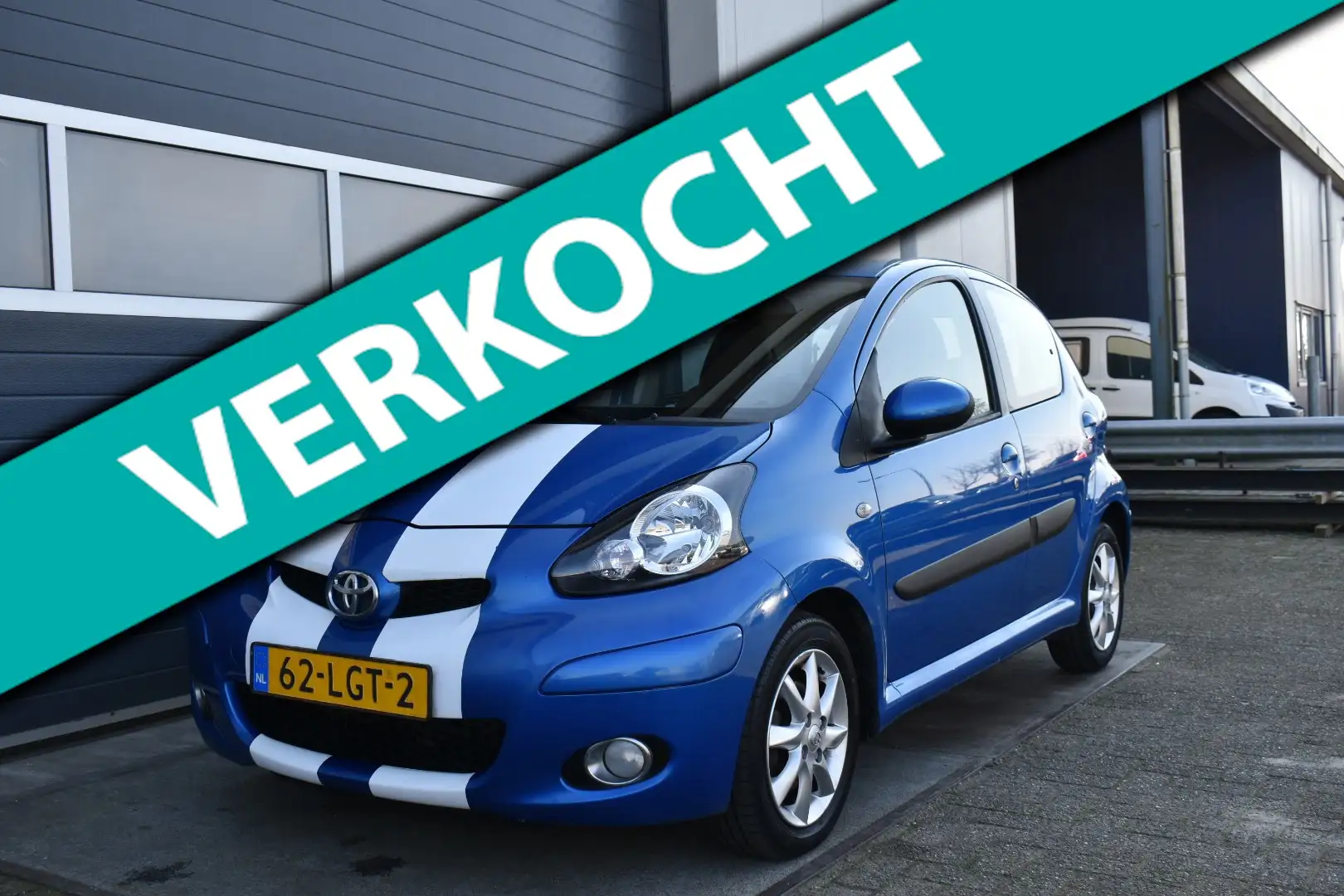 Toyota Aygo 1.0-12V Comfort Blau - 1