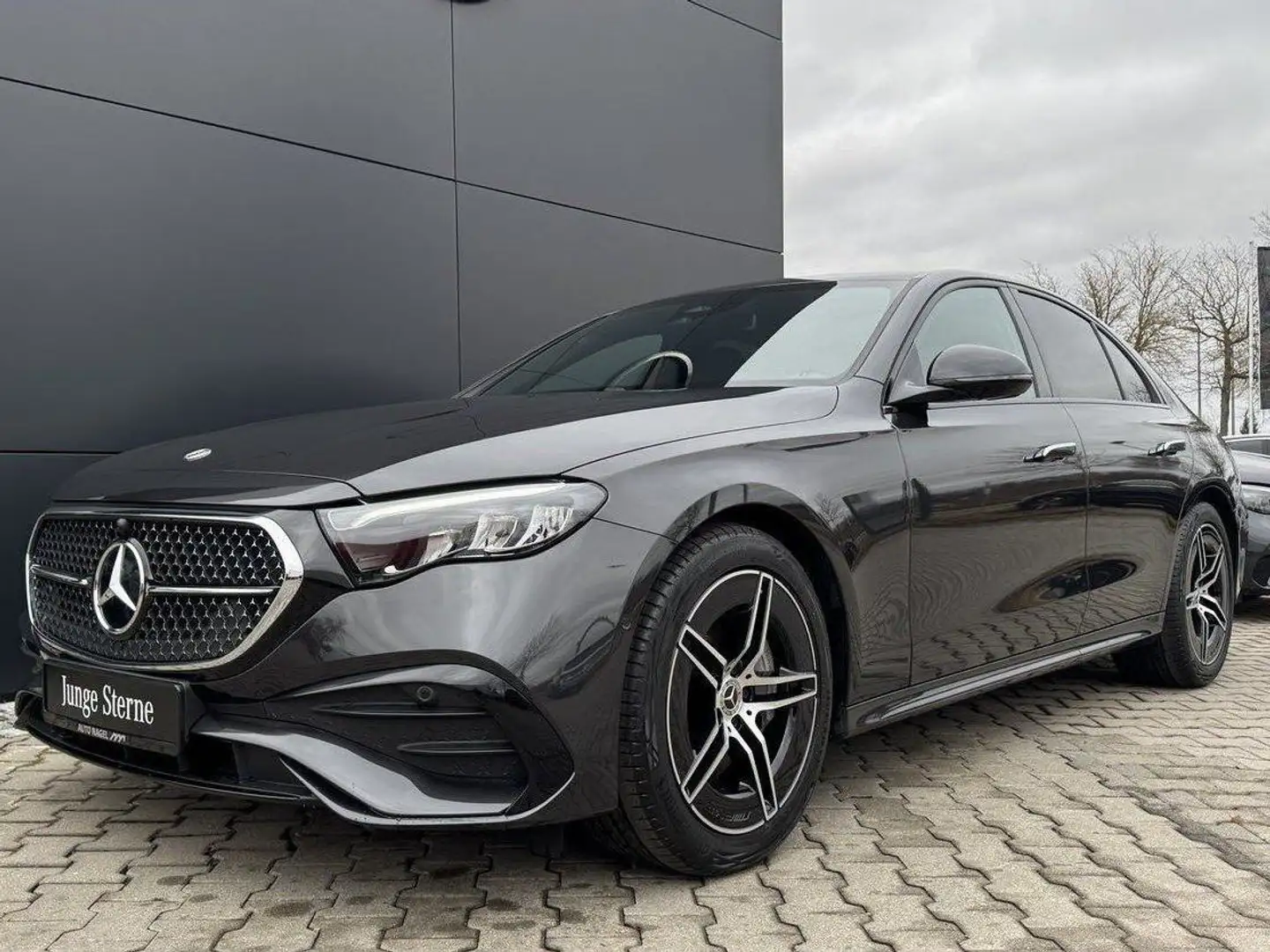 Mercedes-Benz E 220 D NEW AMG PREMIUM LED 19' KAMERA NIGHT PACK Grigio - 2