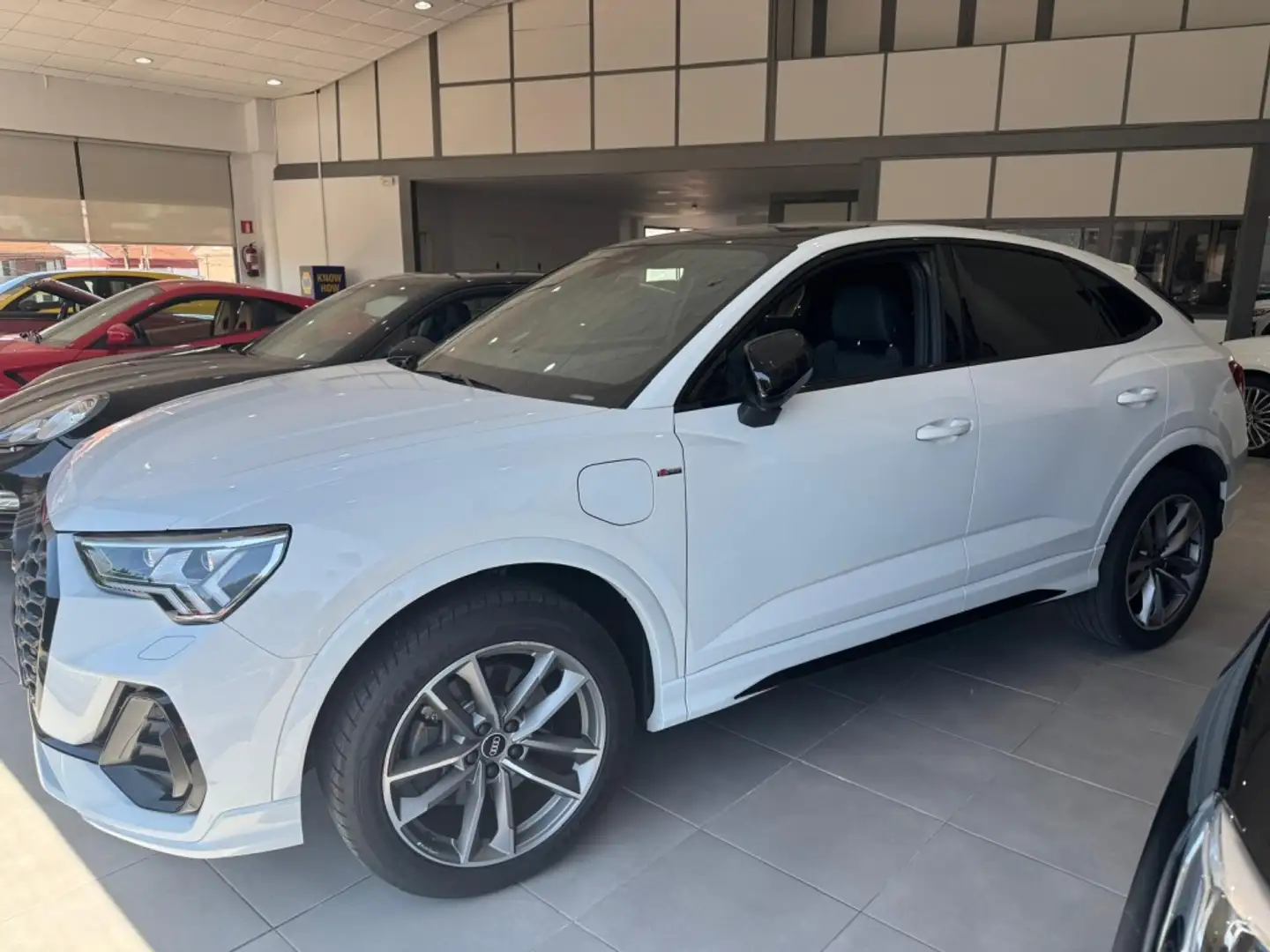 Audi Q3 Sportback 45 TFSIe S line S-tronic Blanc - 1