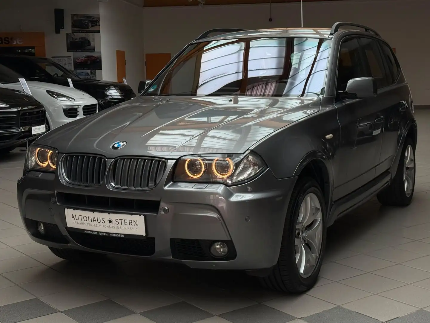 BMW X3 xDrive|M-Sportpaket|PDC|Klima|Navi|AHK|Isofix Grau - 1