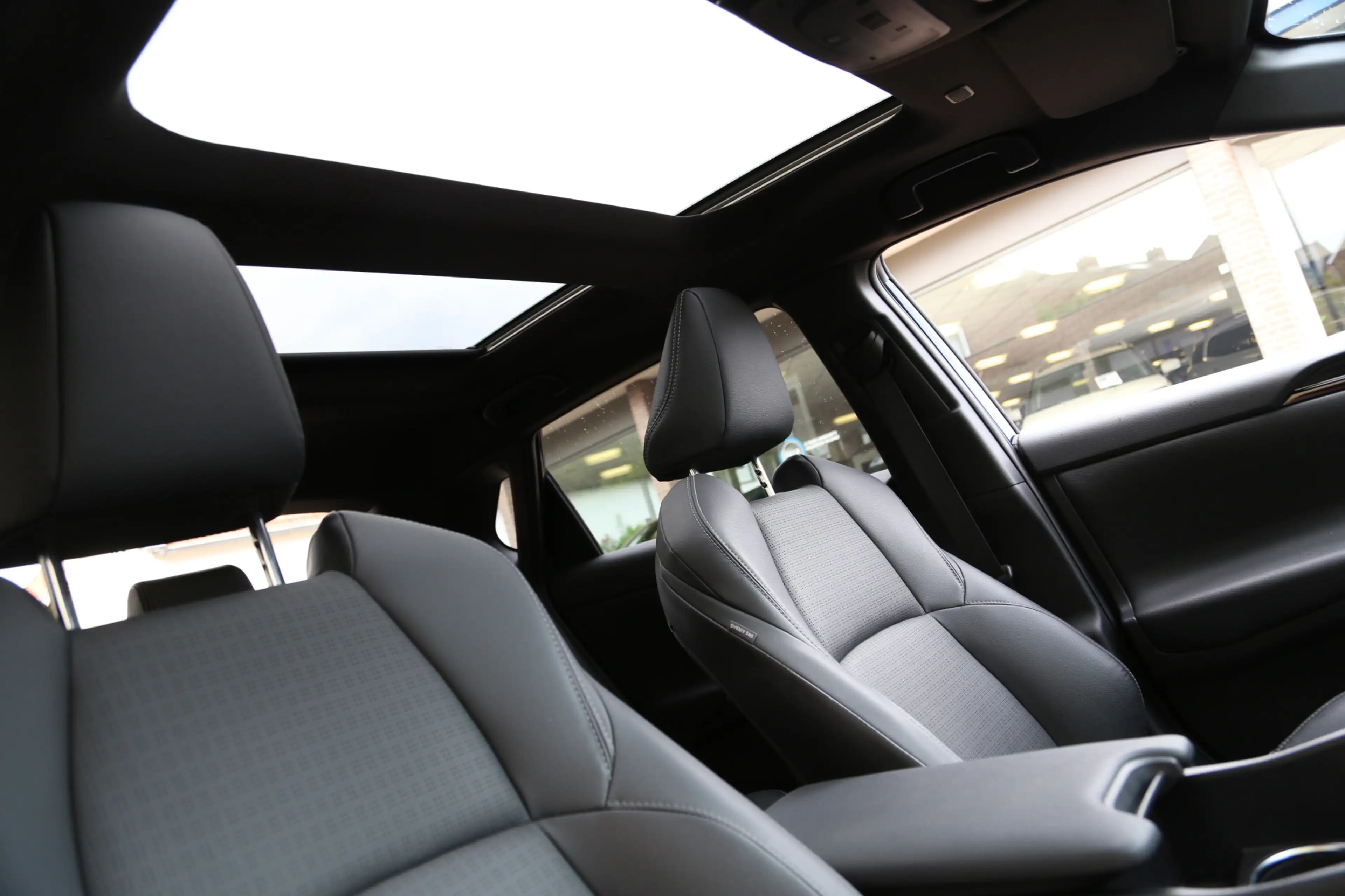 Subaru Solterra Sky Package 71 kWh Panorama 360view Leer Harman Ka — photo 7