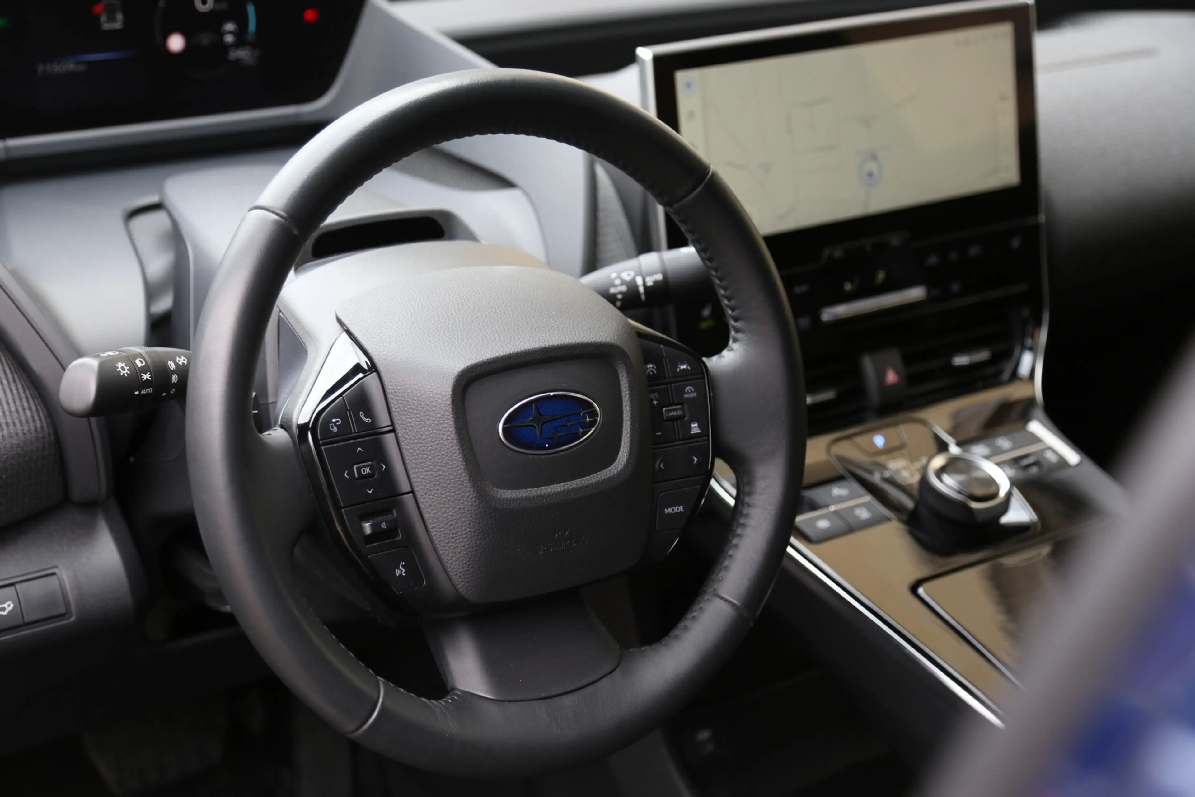 Subaru Solterra Sky Package 71 kWh Panorama 360view Leer Harman Ka — photo 10