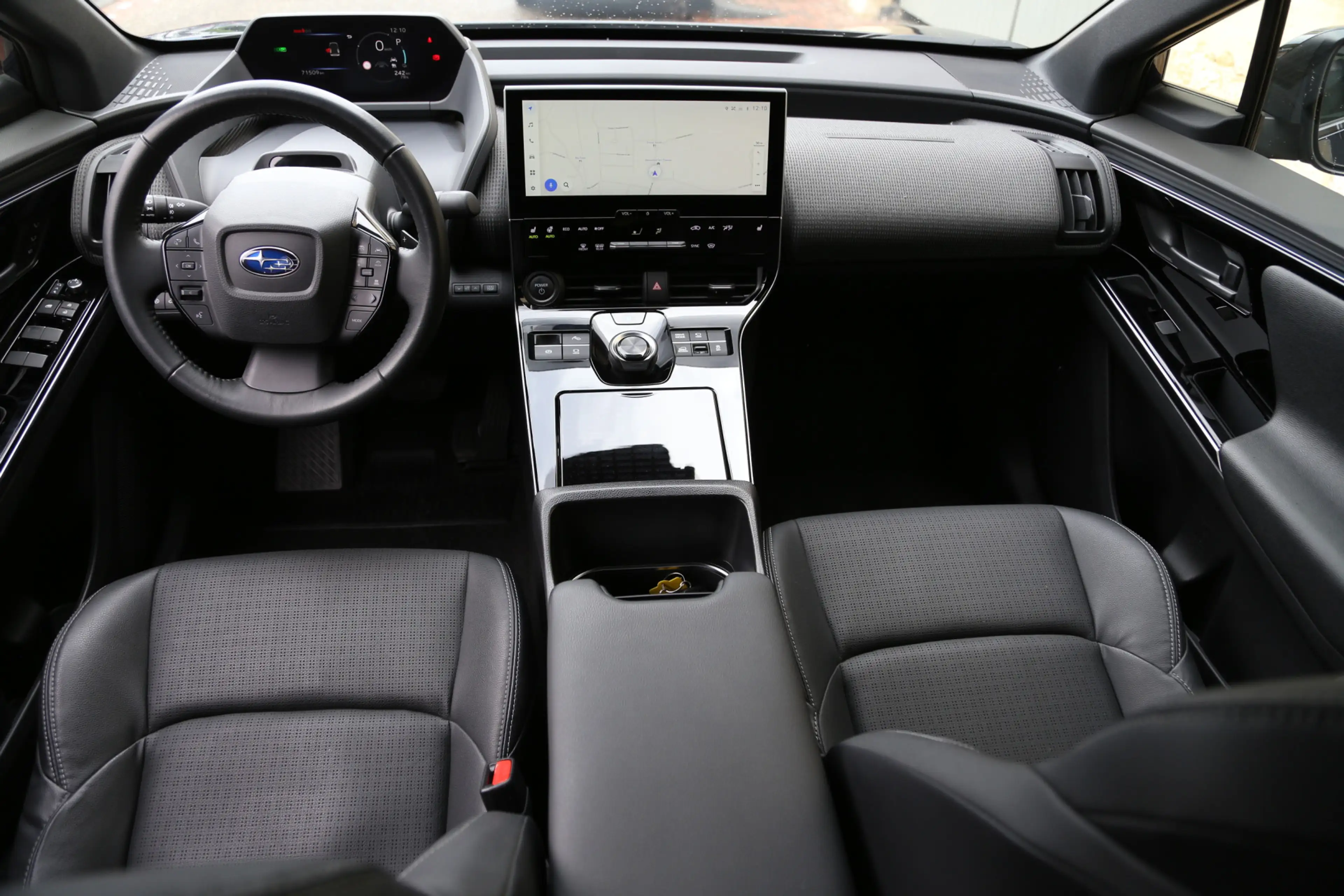 Subaru Solterra Sky Package 71 kWh Panorama 360view Leer Harman Ka — photo 5