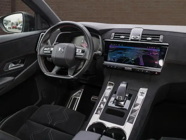 DS Automobiles DS 7 Crossback view 11