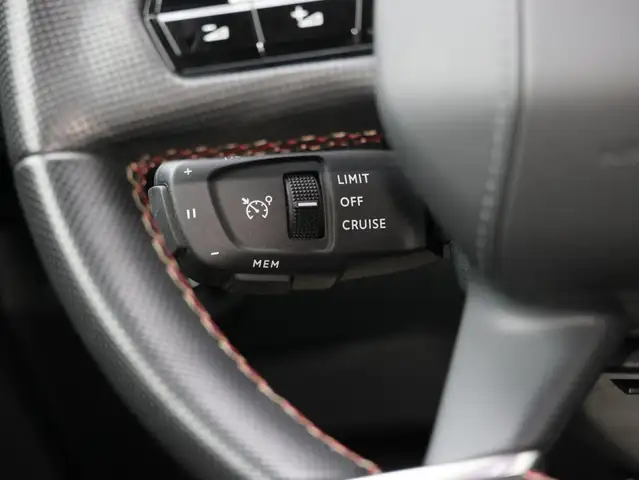 DS Automobiles DS 7 Crossback view 14