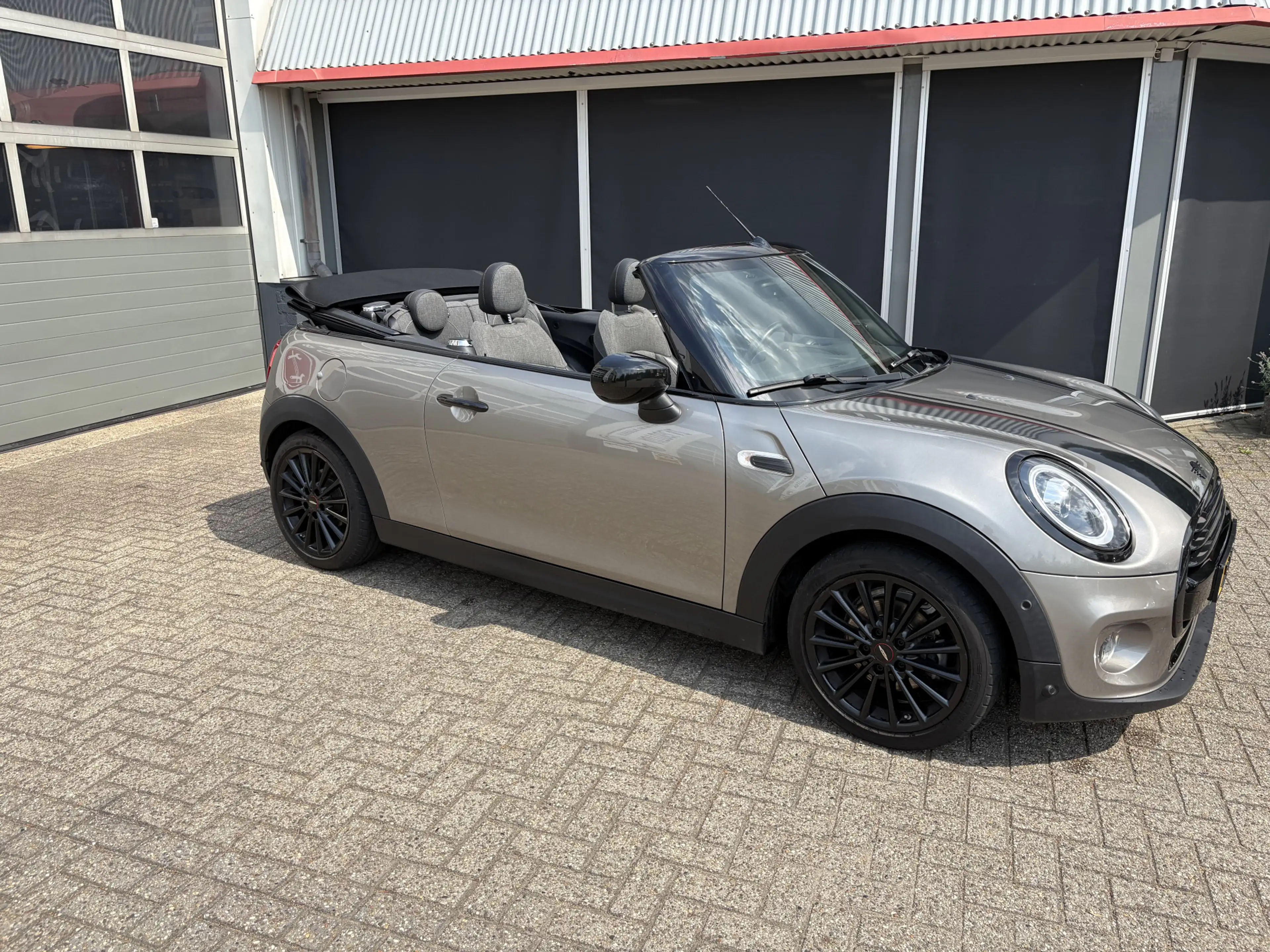 MINI Cooper Cabrio 1.5 Pepper — photo 7