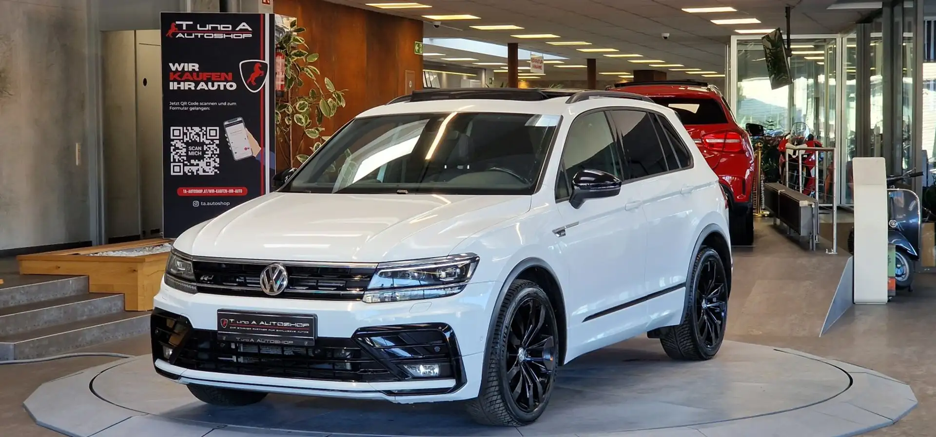 Volkswagen Tiguan 2.0 TSI 4Motion 3xR-Line DSG *Standheizung*Pano*AH Weiß - 1