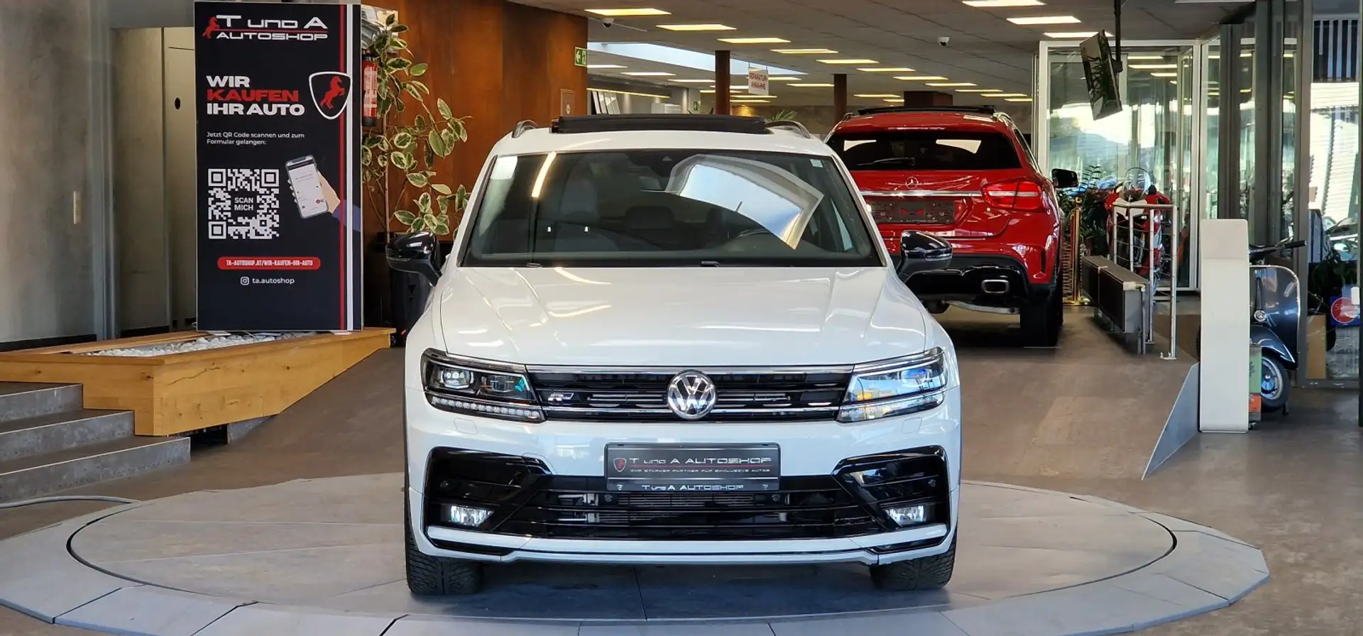 Volkswagen Tiguan 2.0 TSI 4Motion 3xR-Line DSG *Standheizung*Pano*AH Weiß - 2