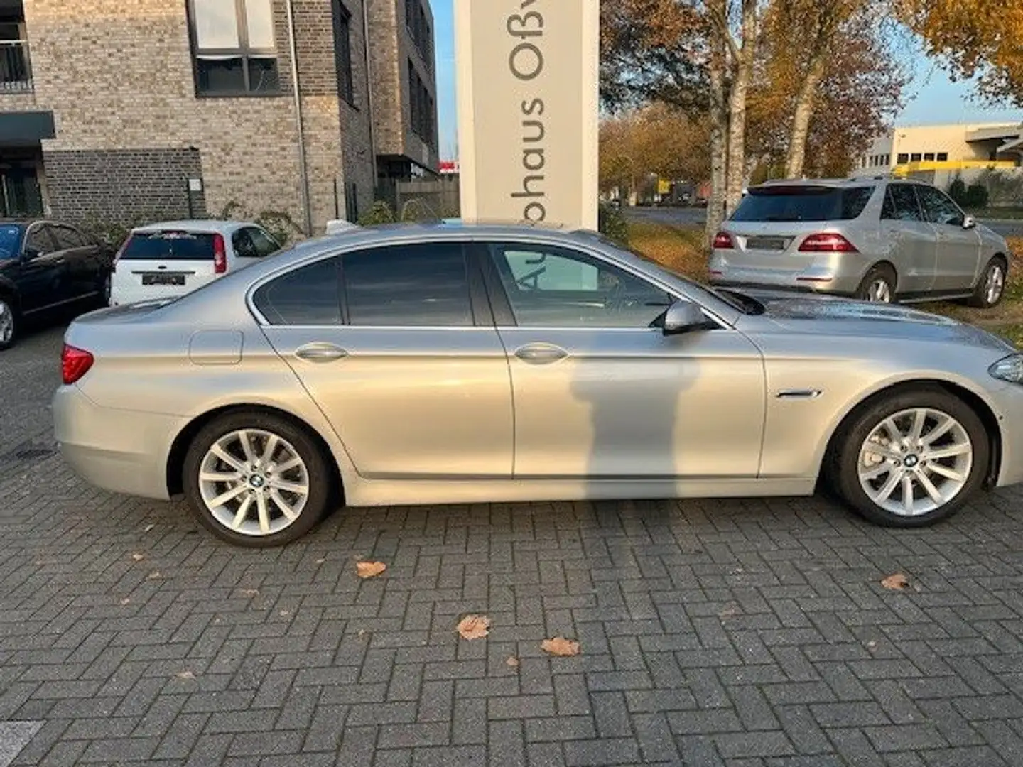 BMW 528 5 Limousine 528 i xDrive Argent - 2