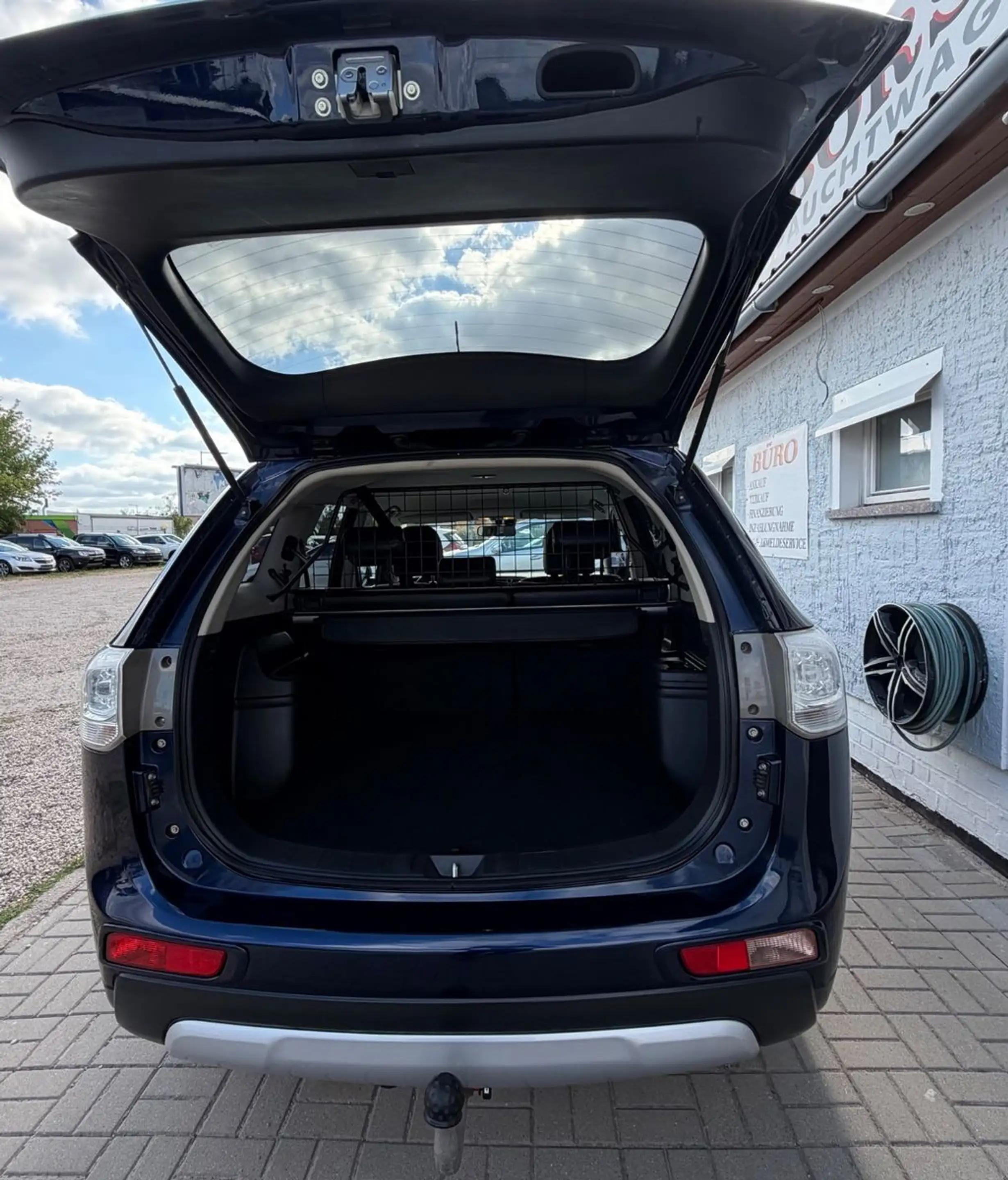 Mitsubishi Outlander Diamant Edition 4WD* 1Hand*NAVI*Kamera — photo 11