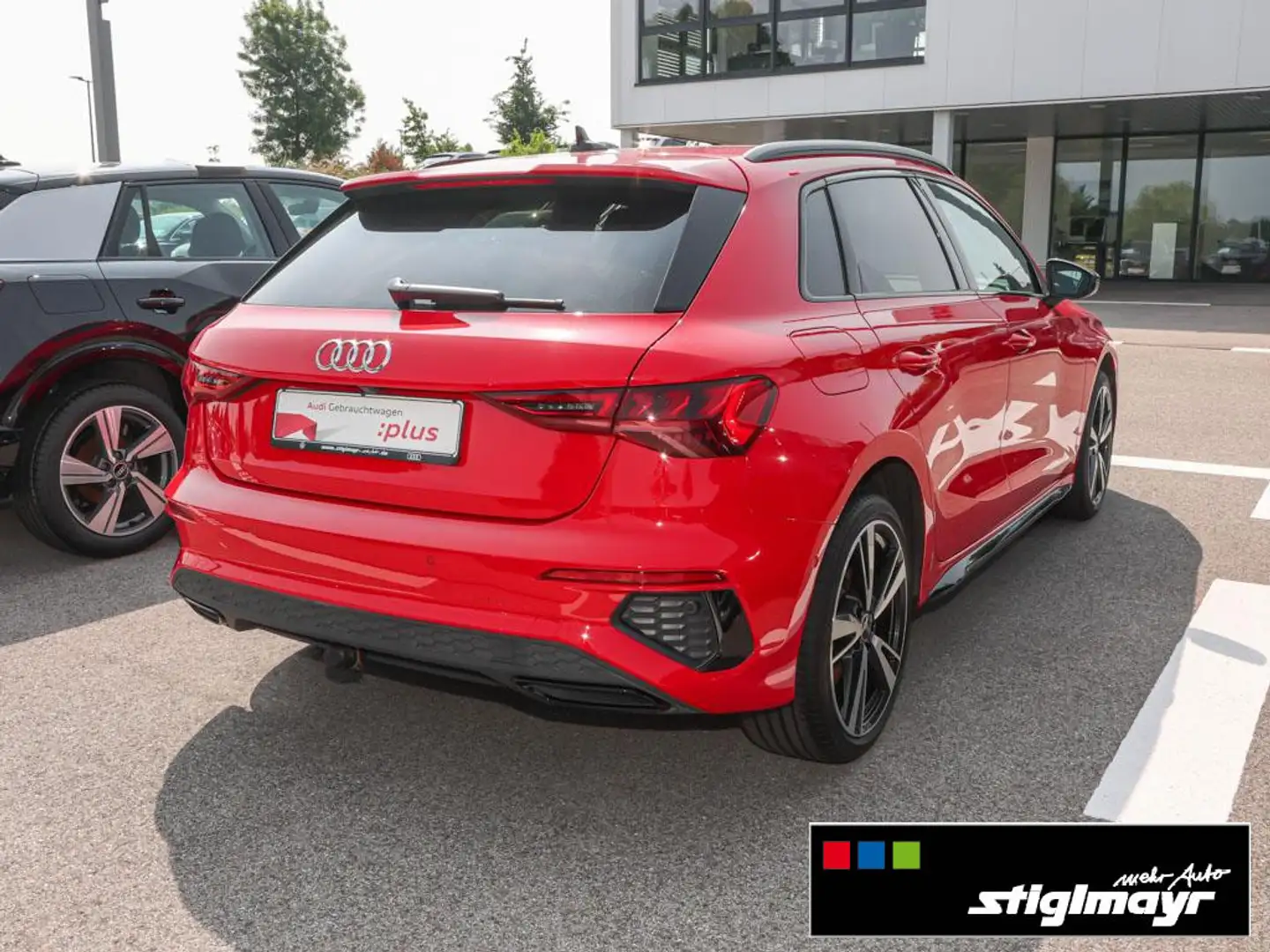 Audi A3 S-line 45 TFSIe B&O+MATRIX+NAVI+VC Rot - 2