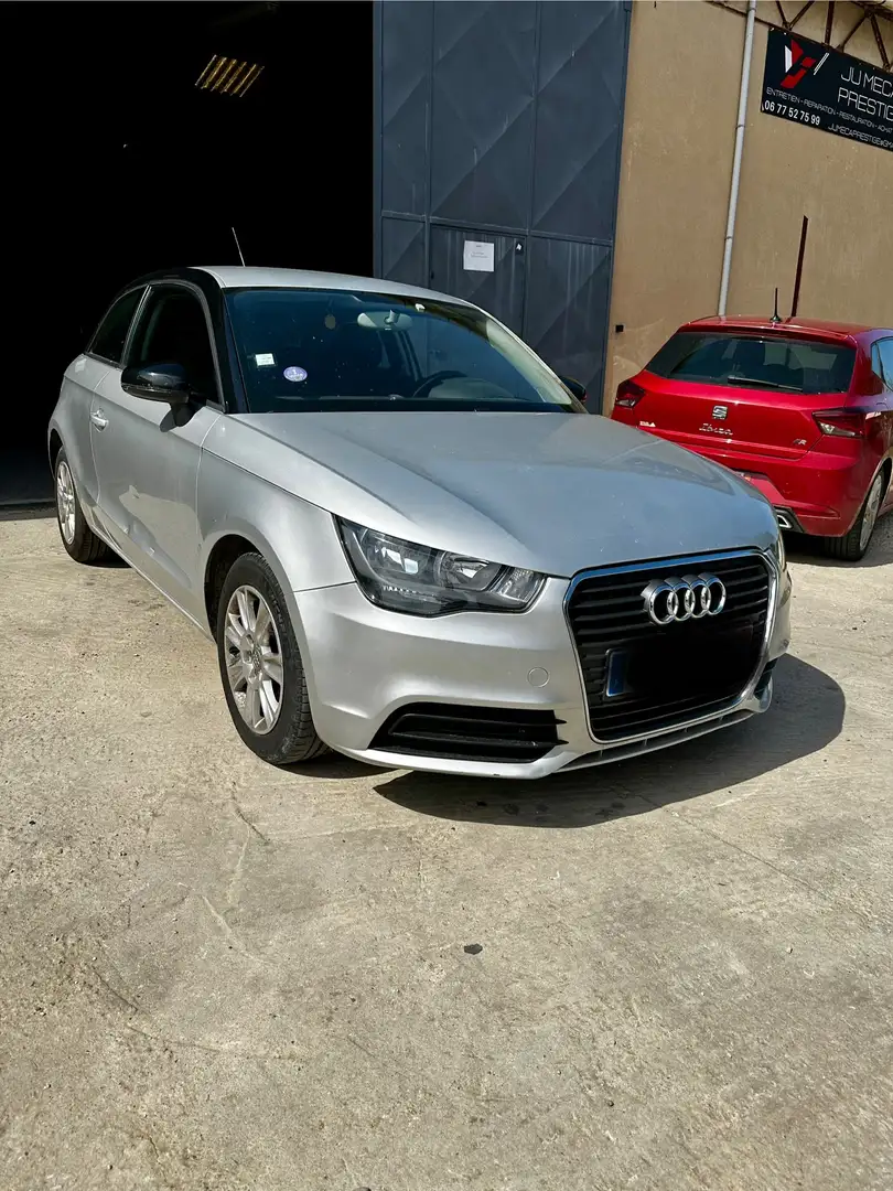 Audi A1 A1 1.2 TFSI 86 Ambition Gris - 1