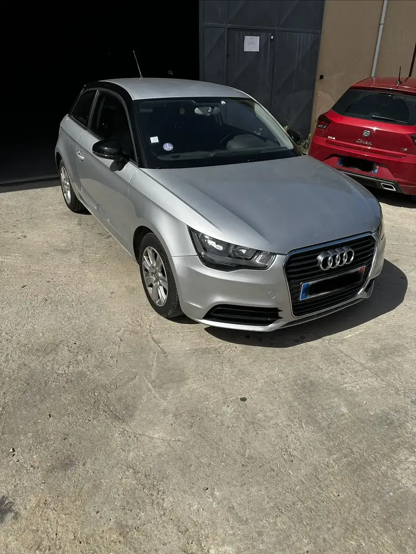 Audi A1 A1 1.2 TFSI 86 Ambition Gris - 2