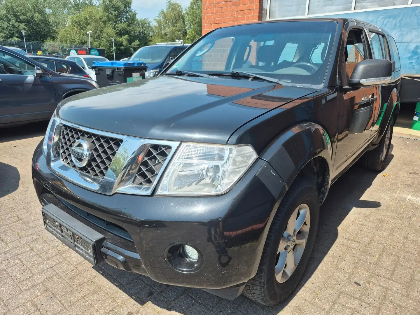 Nissan Pathfinder 2.5 dCi LE 7 Sitze Klima Schwarz - 2