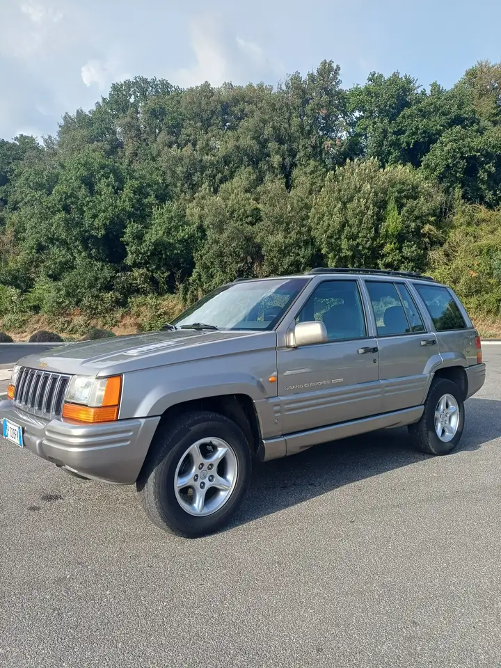 Jeep Grand Cherokee 5.9 Limited LX auto, foto 2