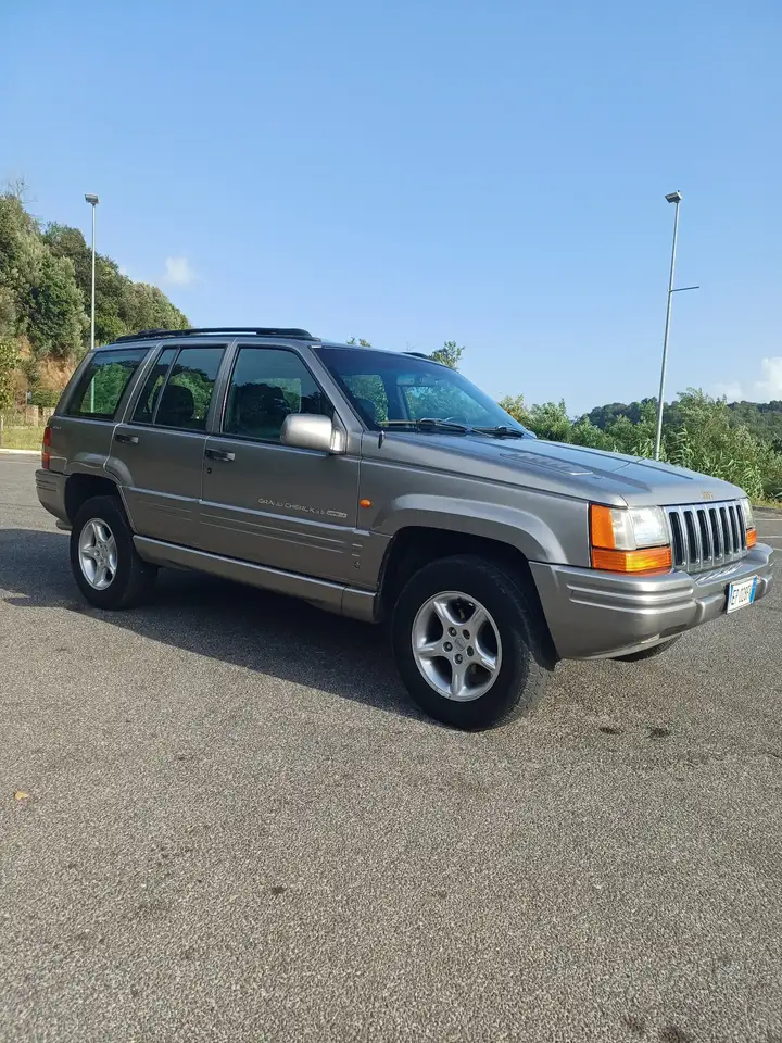 Jeep Grand Cherokee 5.9 Limited LX auto, foto 1
