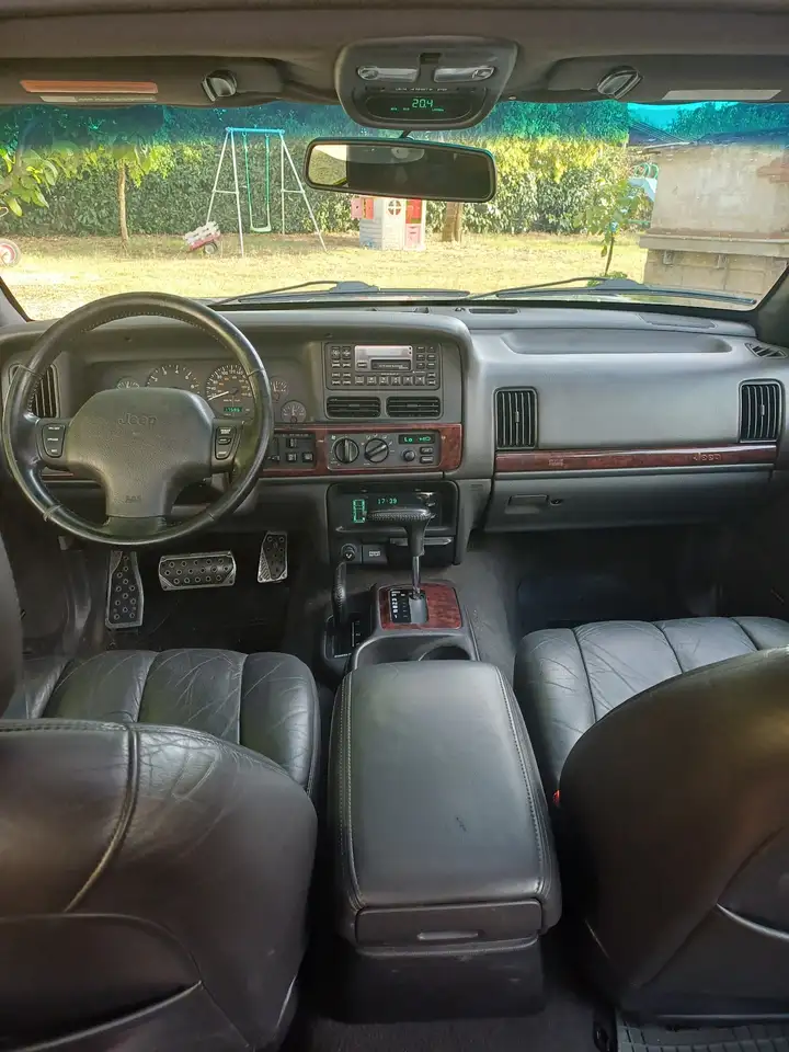 Jeep Grand Cherokee 5.9 Limited LX auto, foto 9