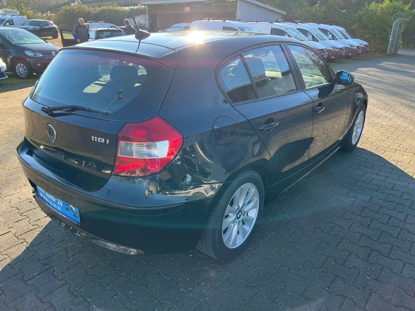BMW 118 118i Advantage Klimaautomatik abnembare AHK ... Schwarz - 2