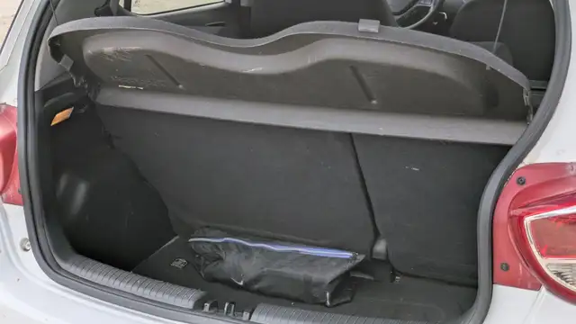 Hyundai I10 view 12