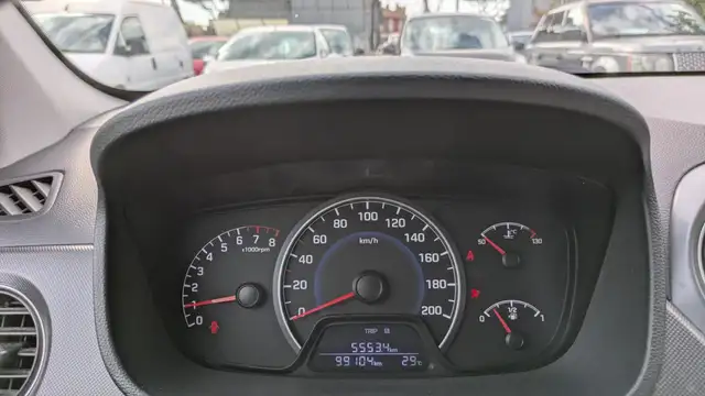 Hyundai I10 view 10