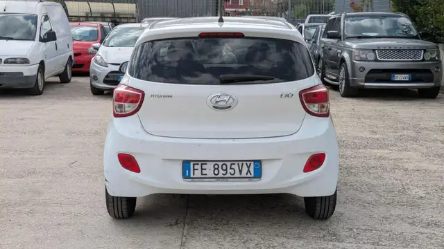 Hyundai I10 view 5