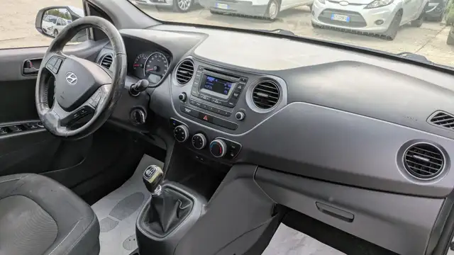 Hyundai I10 view 9