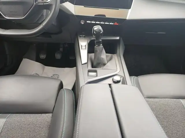 Peugeot 308 view 13
