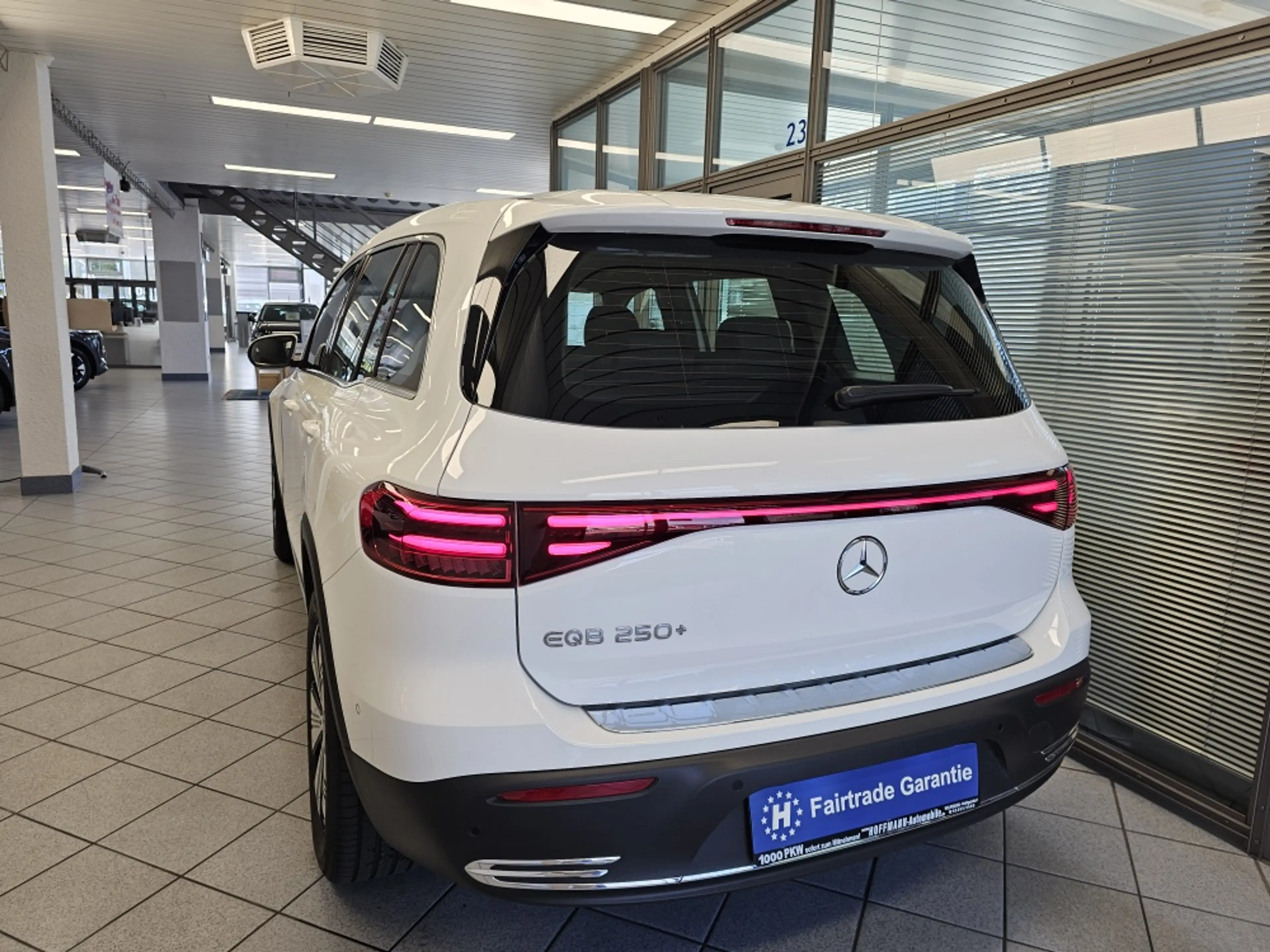 Mercedes-Benz EQB 250 Progressive Adv. Wärmep,Heckkl.el.,Navi — photo 6