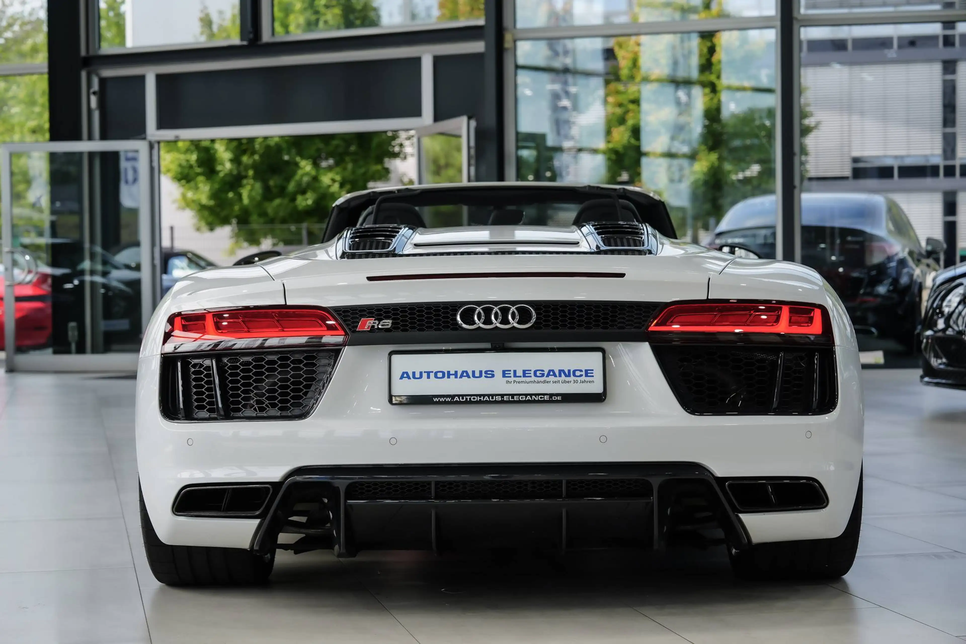 Audi R8 quattro*CARBON*KERAMIK*ABGAS*B&O*LED* — photo 5