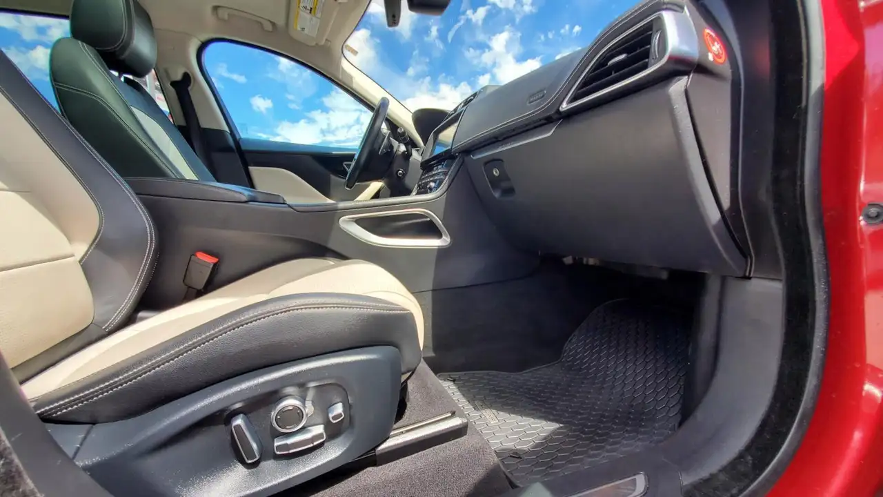 Jaguar F-Pace снимка Jaguar F-Pace