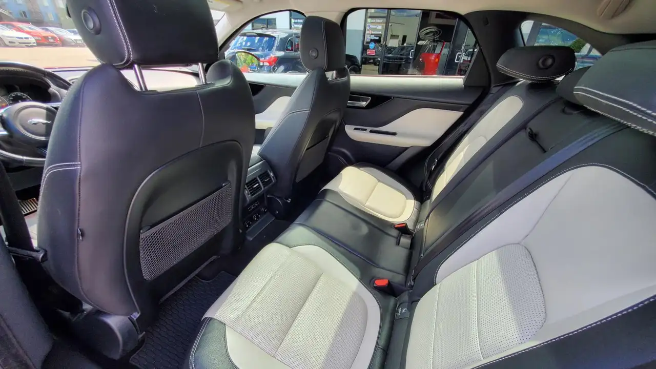Jaguar F-Pace снимка Jaguar F-Pace