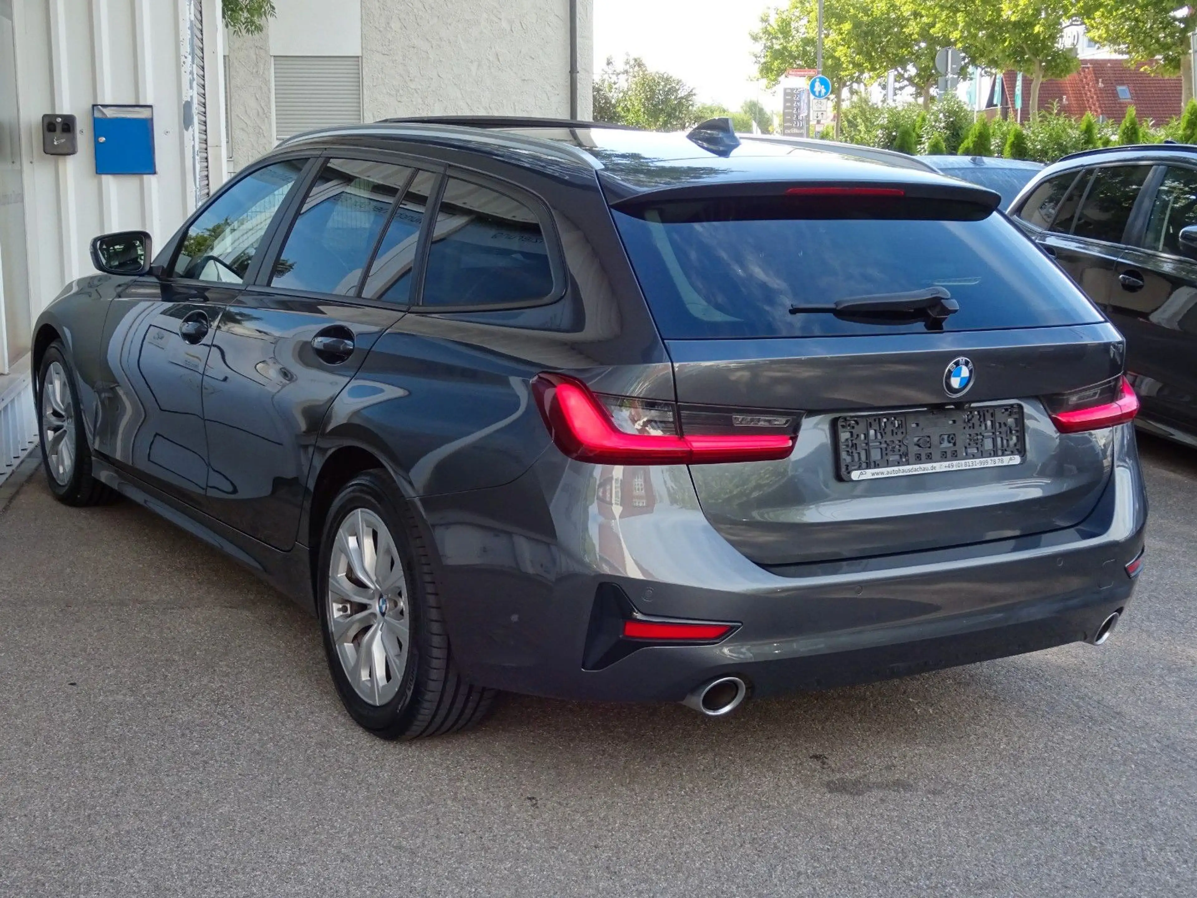BMW 320 d Touring Standh. Navi Leder Laser ACC Pano — photo 4