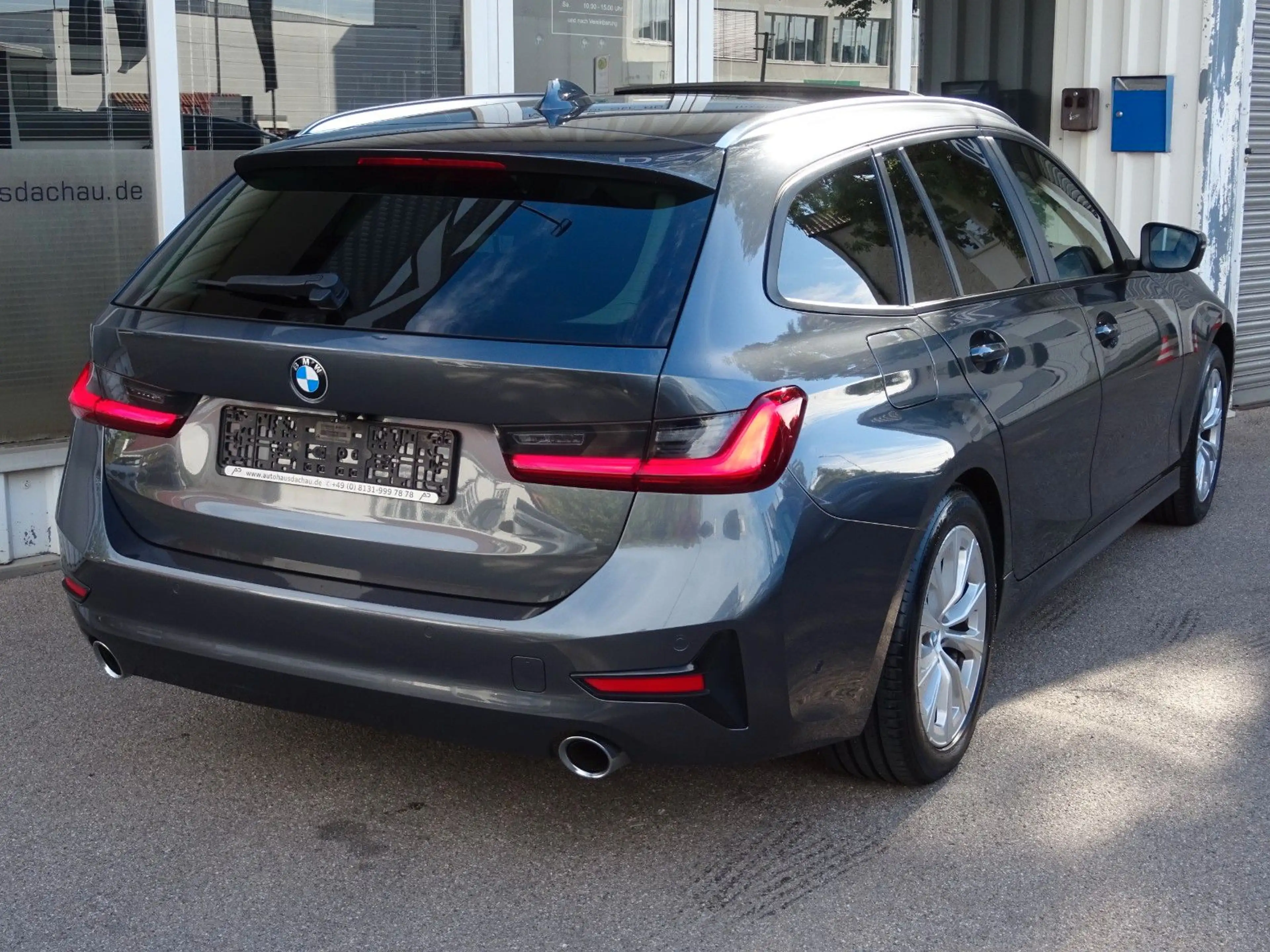 BMW 320 d Touring Standh. Navi Leder Laser ACC Pano — photo 6