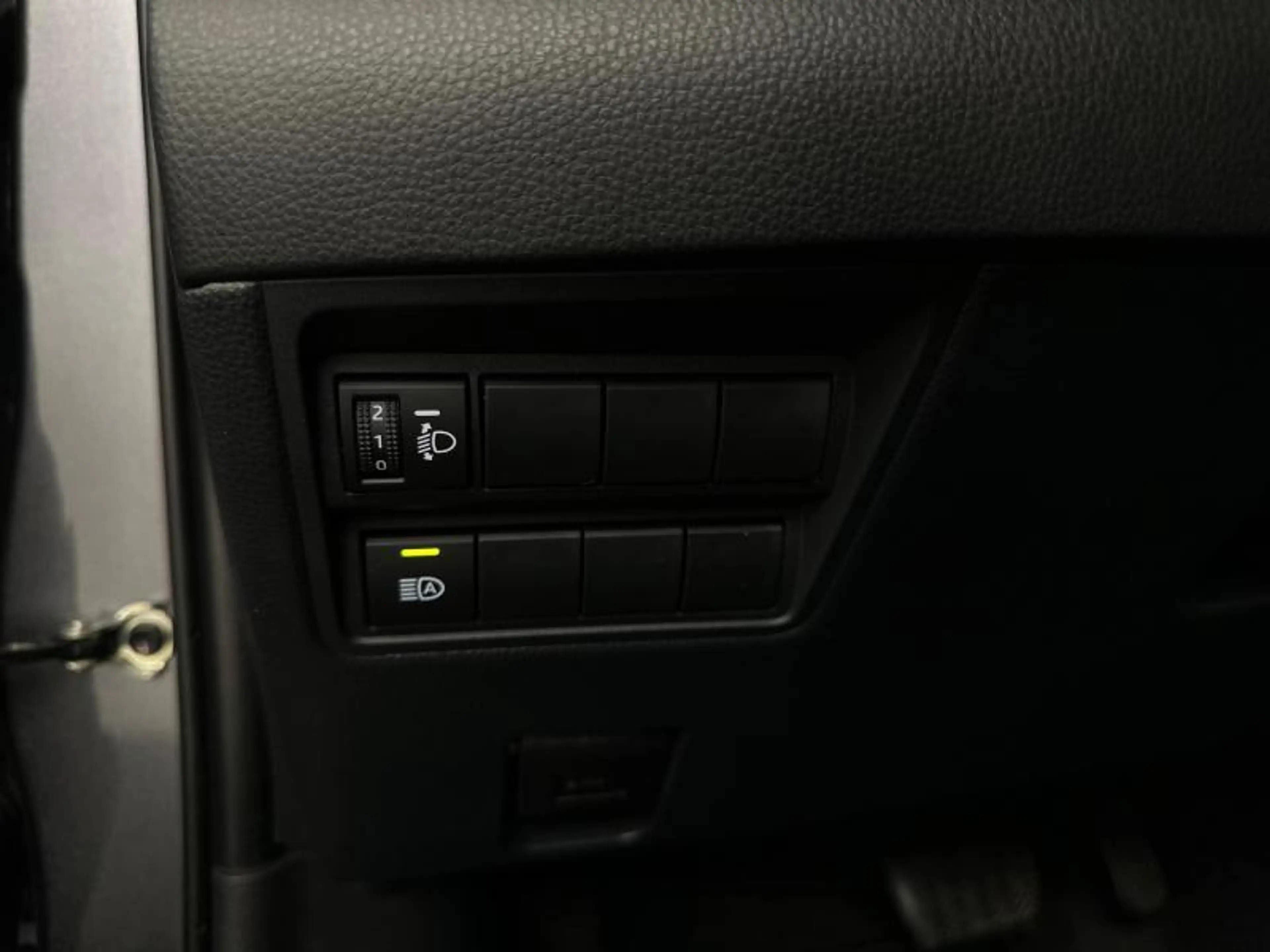 Toyota Yaris Dynamic — photo 19
