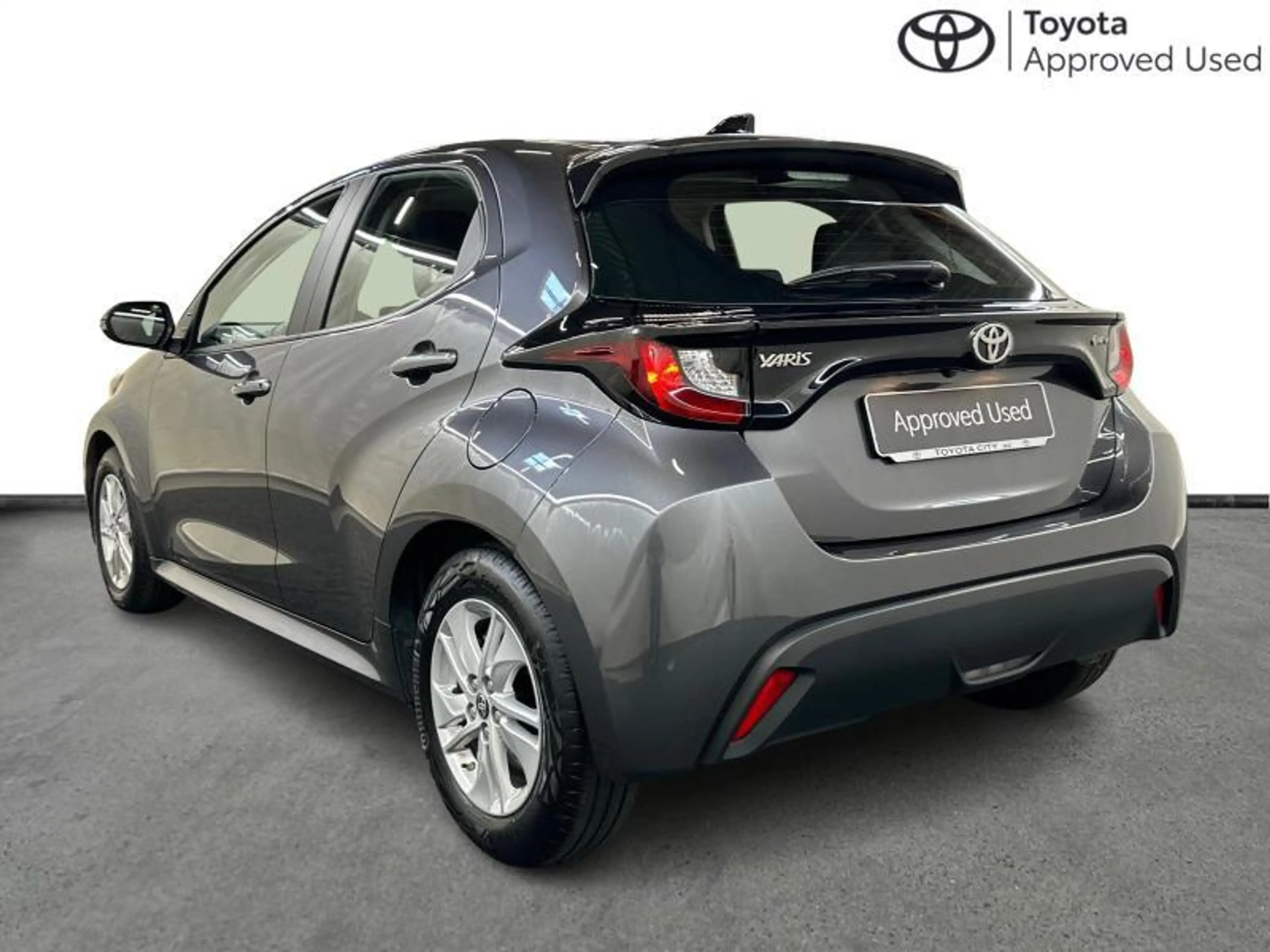 Toyota Yaris Dynamic — photo 2