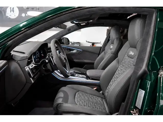 Audi RS Q8 view 4