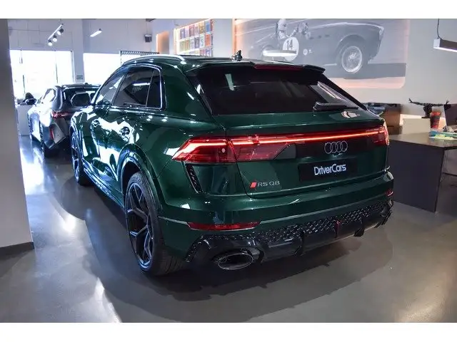 Audi RS Q8 view 13