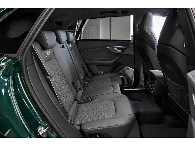Audi RS Q8 view 9