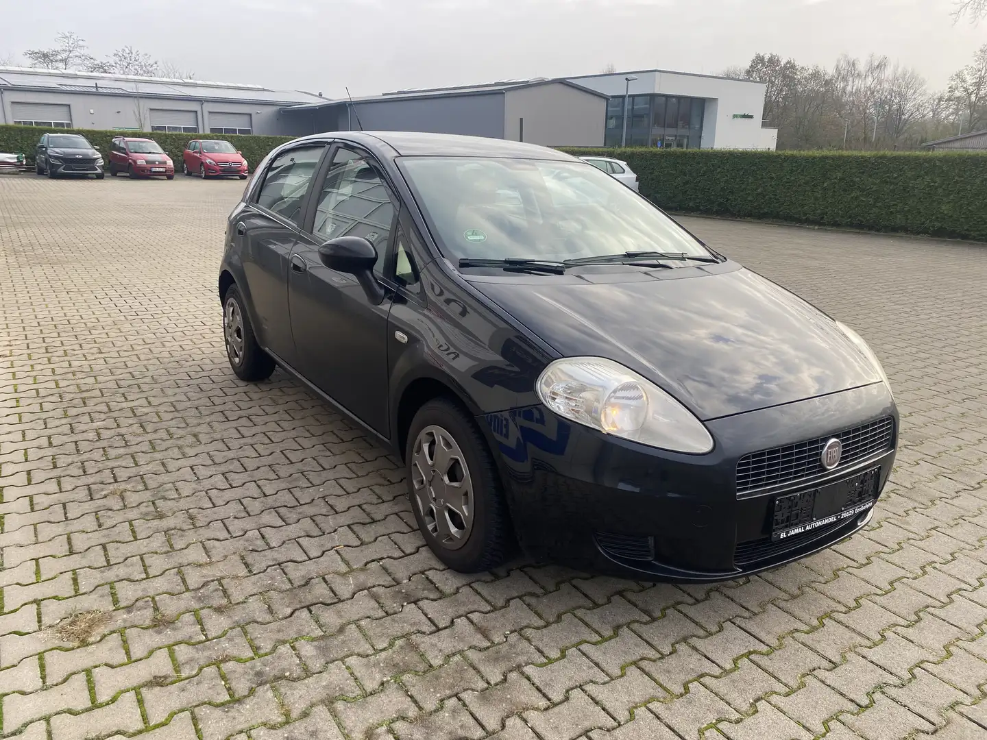 Fiat Grande Punto 1.4 8V Dynamic /Tüv 06.2026 Schwarz - 2