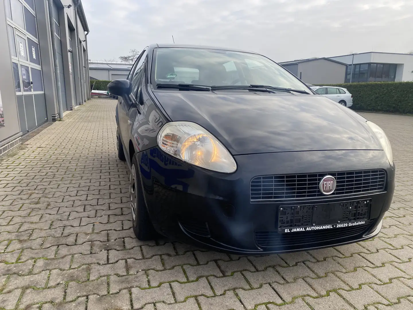 Fiat Grande Punto 1.4 8V Dynamic /Tüv 06.2026 Schwarz - 1