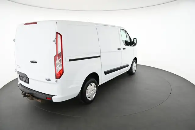 Ford Transit Custom view 2