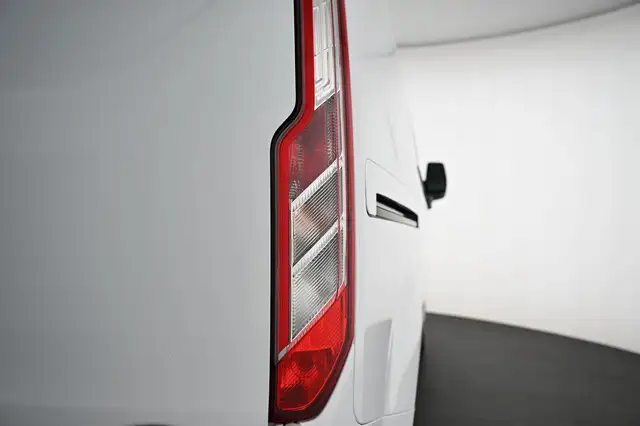 Ford Transit Custom view 15