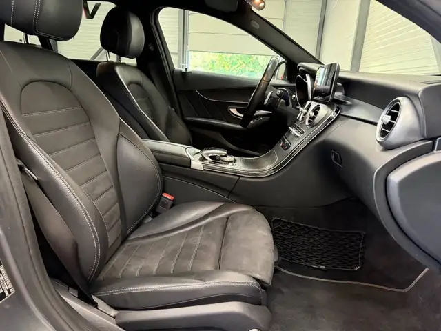 Mercedes-Benz C-Class view 13