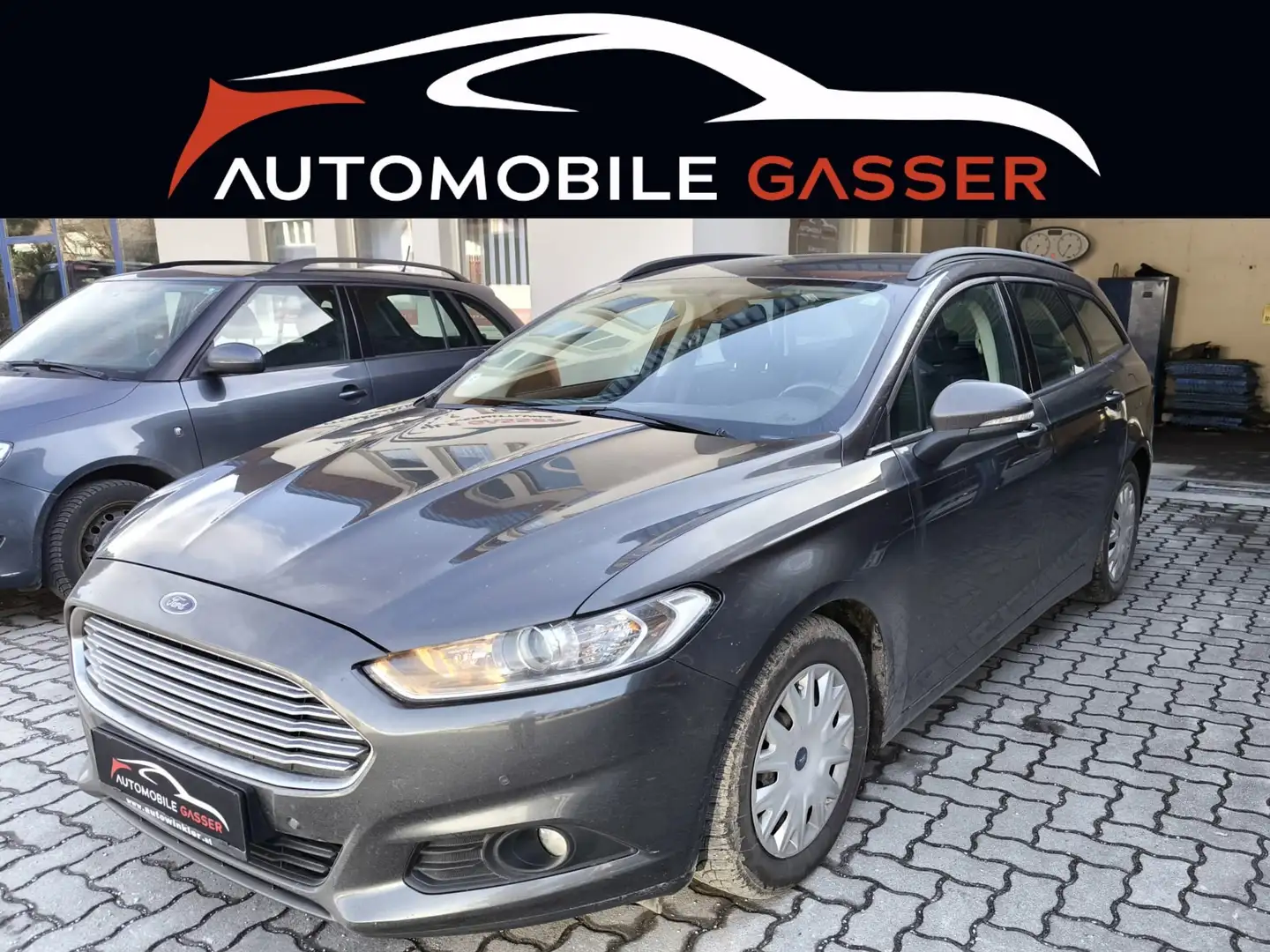 Ford Mondeo Traveller Trend 2,0 TDCi Aut. Grau - 1