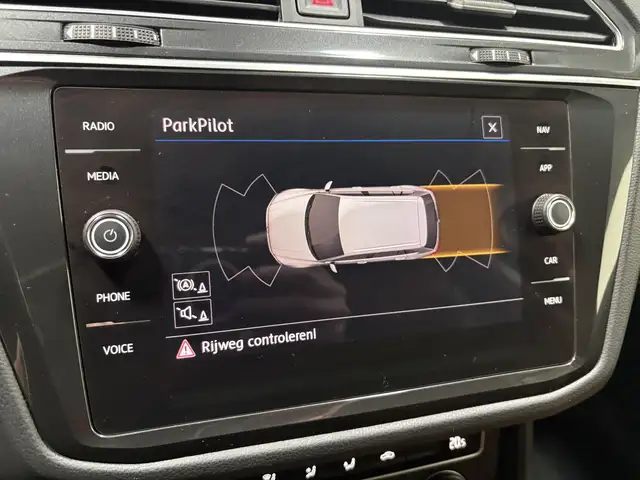 Volkswagen Tiguan view 18